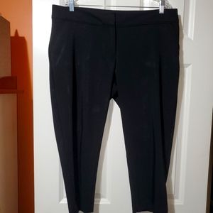 EUC - Apt. 9 Torie black mid-rise capri pants